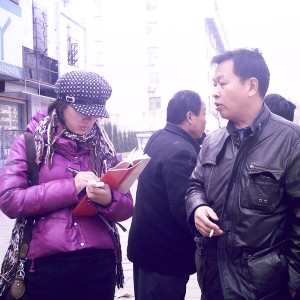 Local reporter interview WRIC's volunteer in Huibei. 